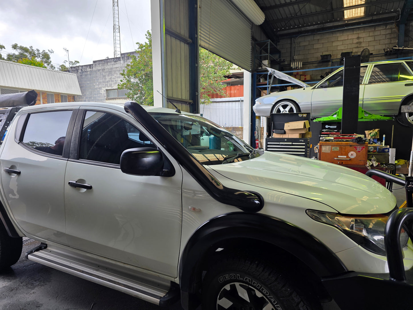 Mitsubishi MQ Triton 4" mid entry snorkel