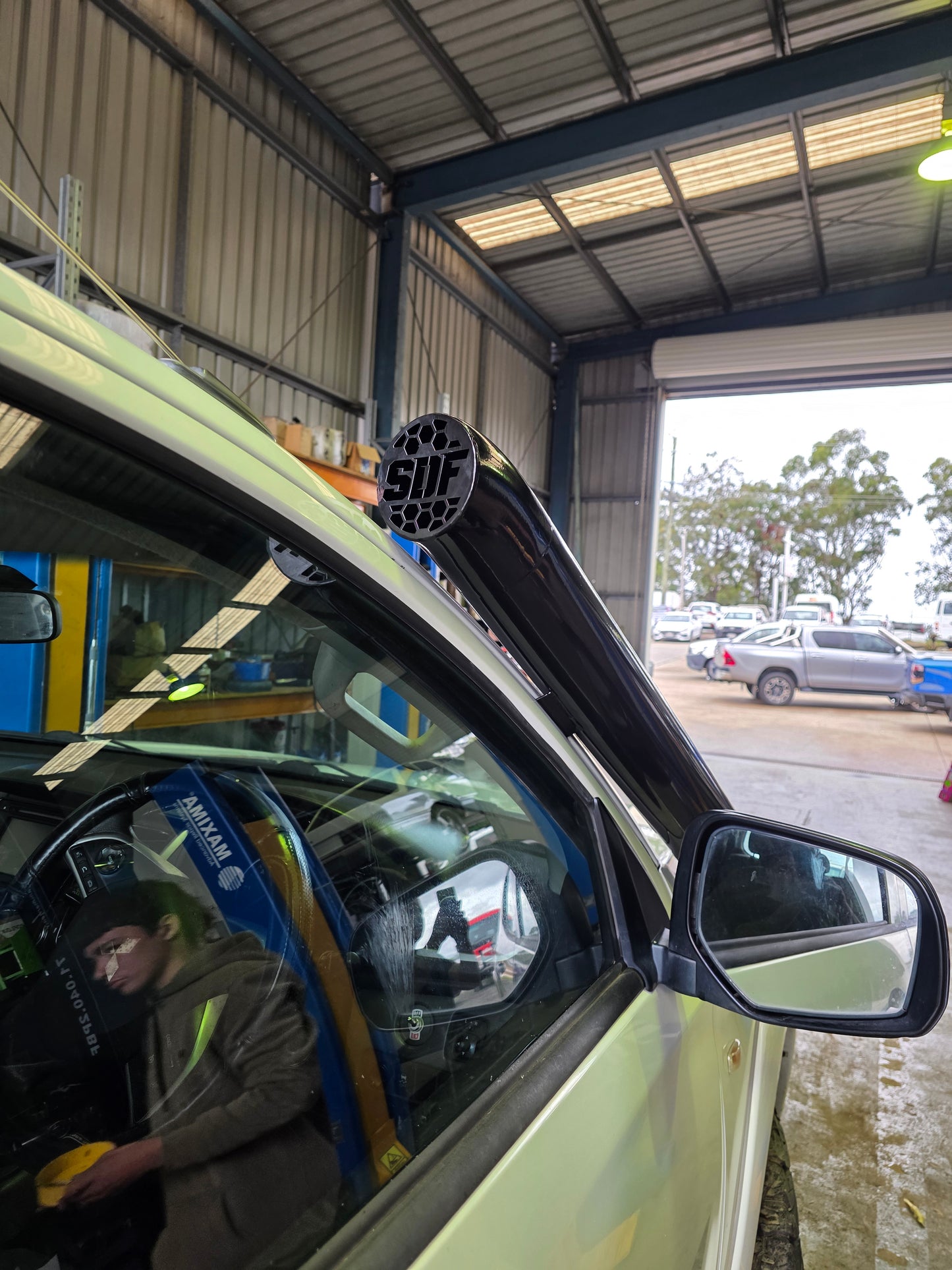 Mitsubishi MQ Triton 4" mid entry snorkel