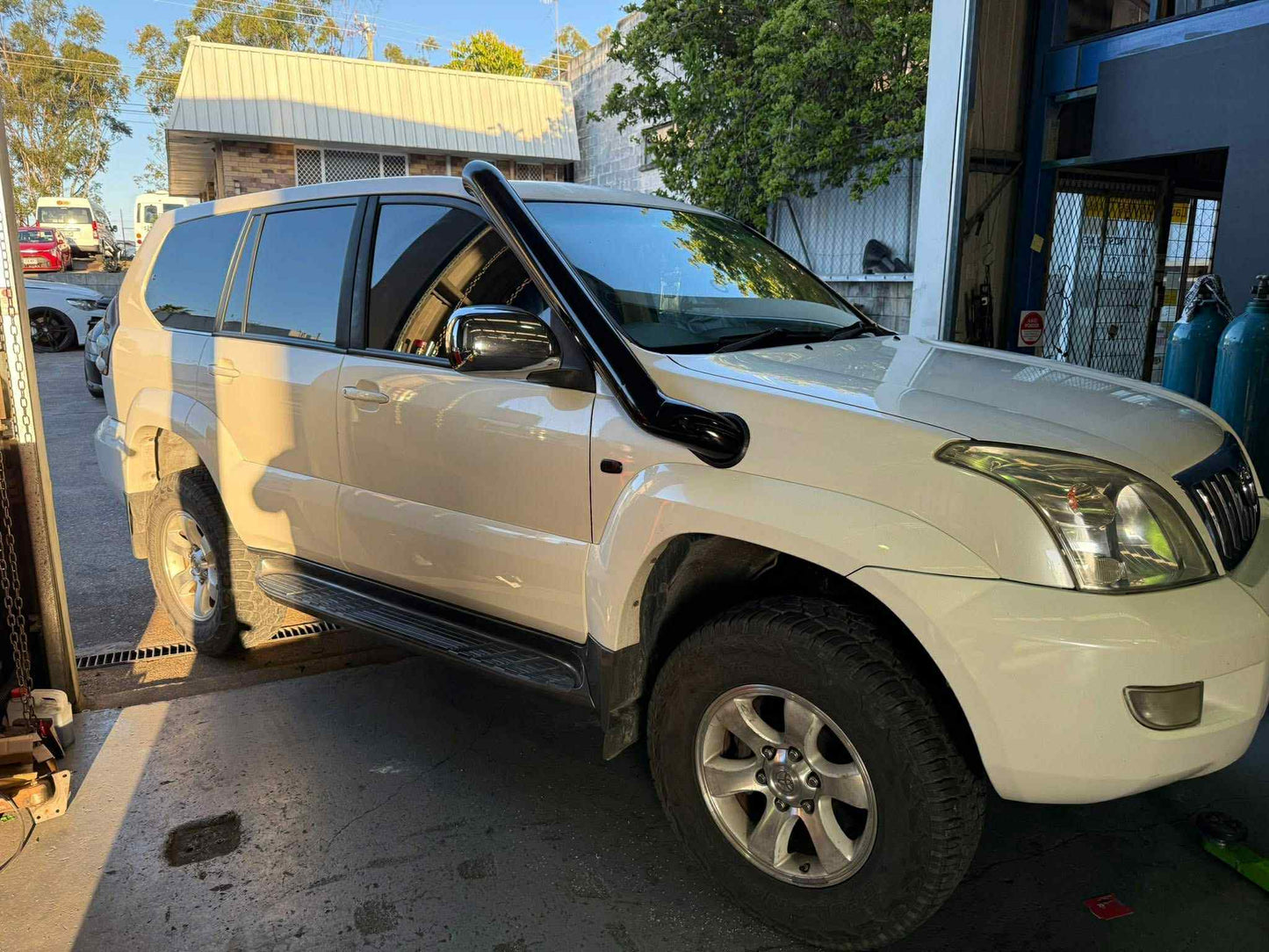 TOYOTA PRADO 120 SERIES MID ENTRY SNORKEL