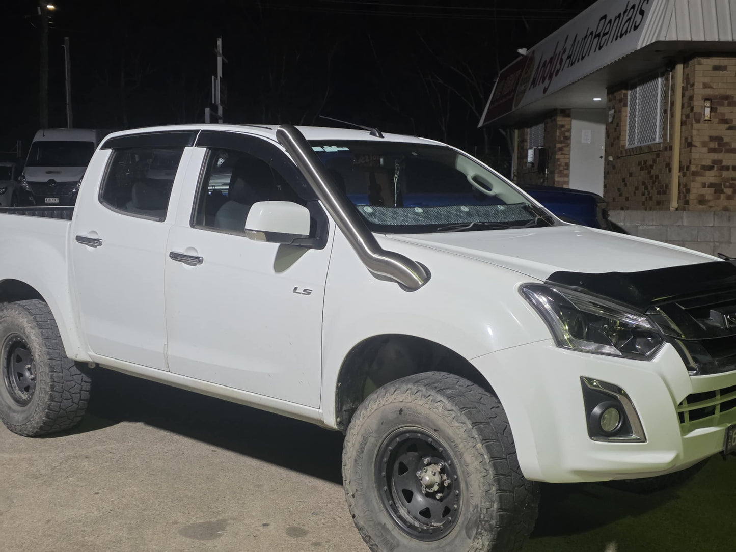 Isuzu Dmax 2013-2019 Mid Entry Snorkel