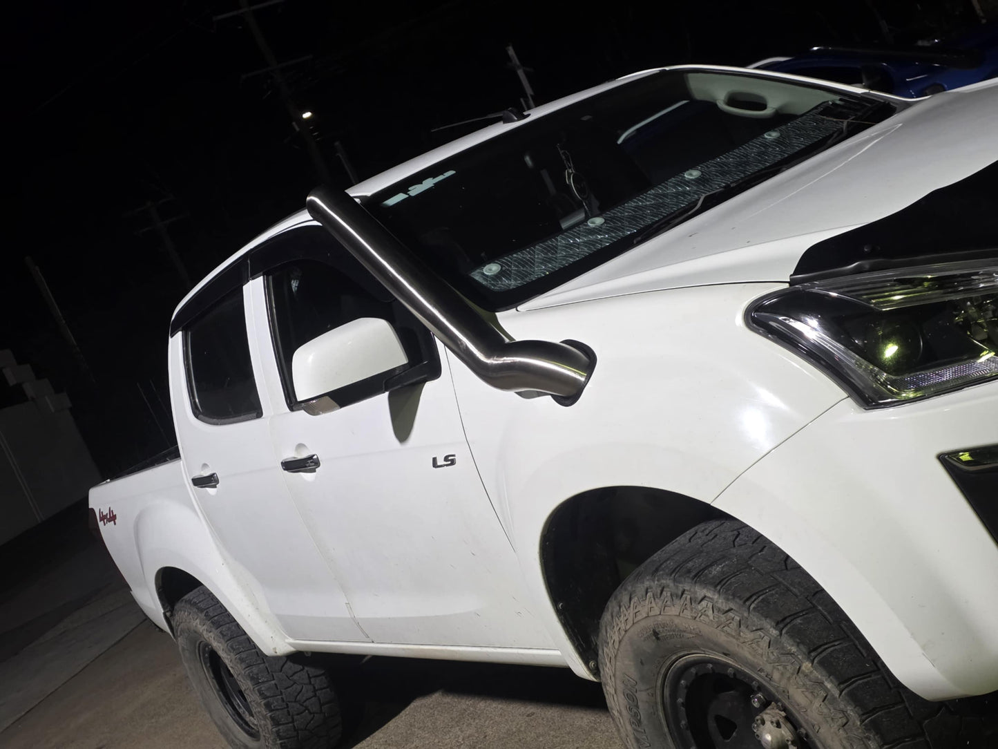 Isuzu Dmax 2013-2019 Mid Entry Snorkel