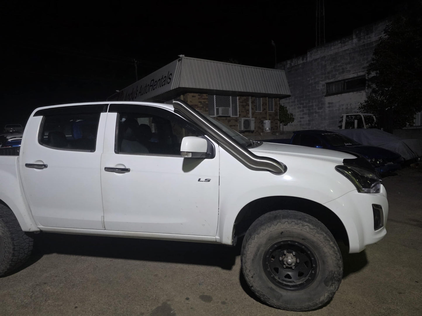 Isuzu Dmax 2013-2019 Mid Entry Snorkel